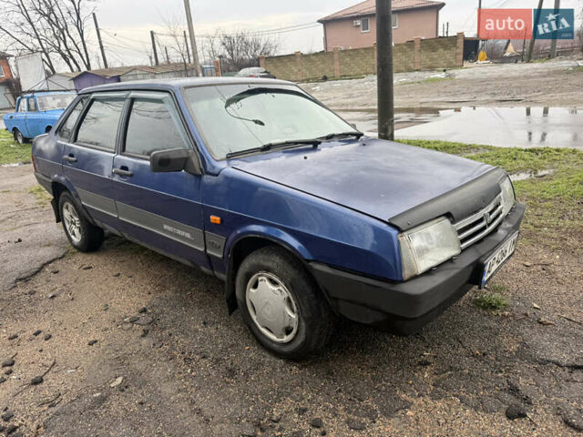 Синий ВАЗ 21099, объемом двигателя 1.5 л и пробегом 200 тыс. км за 1000 $, фото 1 на Automoto.ua