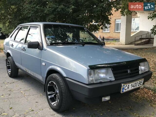 Синий ВАЗ 21099, объемом двигателя 1.5 л и пробегом 300 тыс. км за 2300 $, фото 1 на Automoto.ua