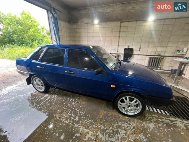 Синий ВАЗ 21099, объемом двигателя 1.5 л и пробегом 300 тыс. км за 1900 $, фото 1 на Automoto.ua