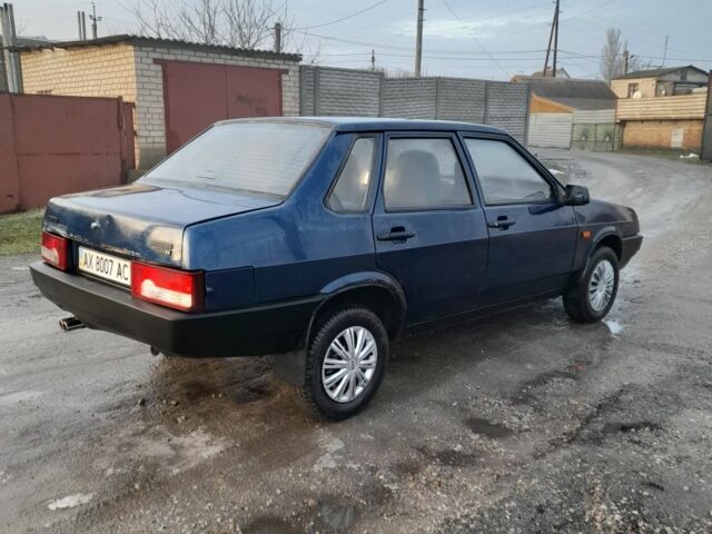 Синий ВАЗ 21099, объемом двигателя 1.5 л и пробегом 250 тыс. км за 1000 $, фото 1 на Automoto.ua