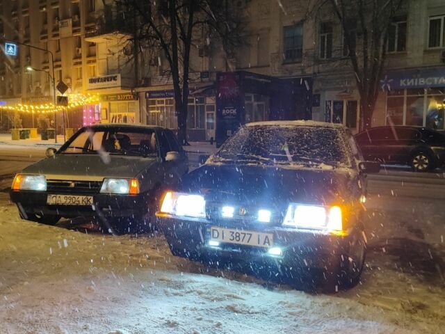 Синий ВАЗ 21099, объемом двигателя 1.5 л и пробегом 240 тыс. км за 1800 $, фото 1 на Automoto.ua