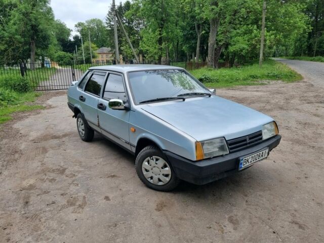 Синий ВАЗ 21099, объемом двигателя 1.5 л и пробегом 150 тыс. км за 900 $, фото 1 на Automoto.ua