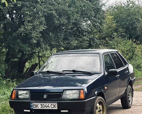 Синій ВАЗ 21099, об'ємом двигуна 1.5 л та пробігом 290 тис. км за 1050 $, фото 1 на Automoto.ua