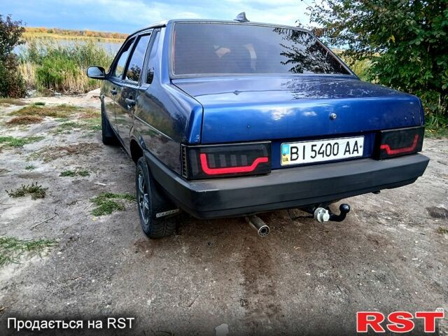 Синий ВАЗ 21099, объемом двигателя 1.5 л и пробегом 230 тыс. км за 1300 $, фото 1 на Automoto.ua