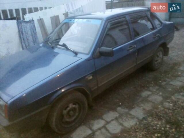 Синий ВАЗ 21099, объемом двигателя 1.5 л и пробегом 300 тыс. км за 1200 $, фото 1 на Automoto.ua