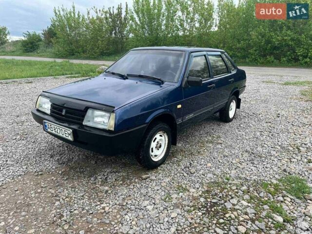 Синий ВАЗ 21099, объемом двигателя 1.5 л и пробегом 300 тыс. км за 1850 $, фото 1 на Automoto.ua