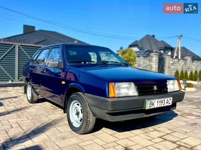 Синій ВАЗ 21099, об'ємом двигуна 1.5 л та пробігом 131 тис. км за 1999 $, фото 1 на Automoto.ua