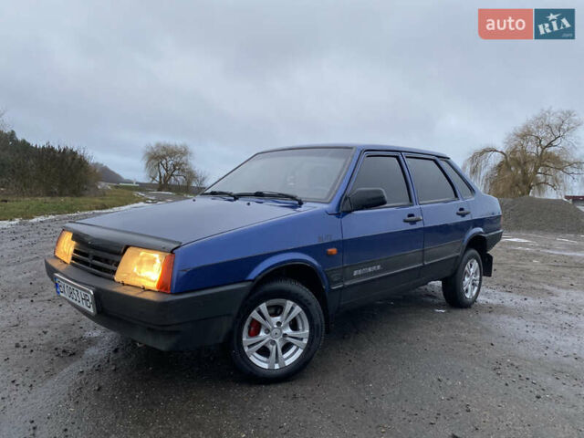 Синий ВАЗ 21099, объемом двигателя 1.6 л и пробегом 200 тыс. км за 1950 $, фото 1 на Automoto.ua