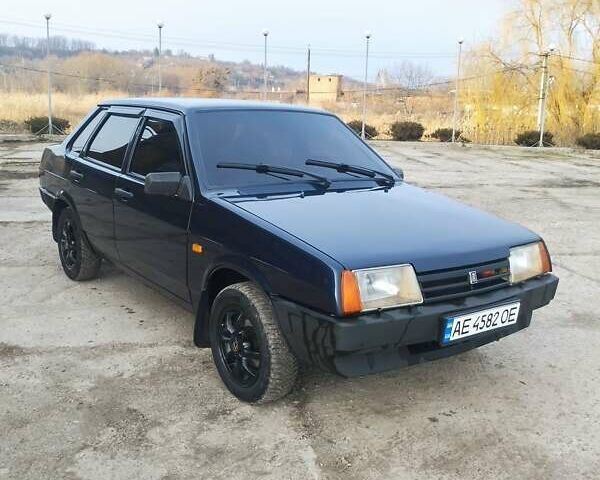 Синий ВАЗ 21099, объемом двигателя 1.5 л и пробегом 200 тыс. км за 2200 $, фото 1 на Automoto.ua