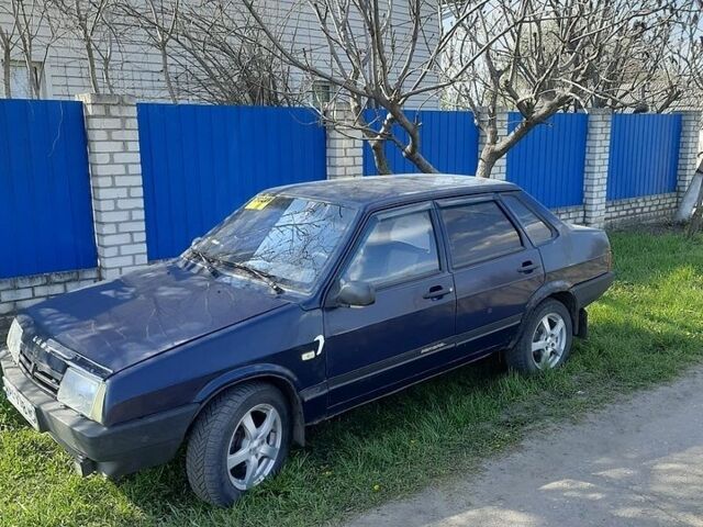 Синий ВАЗ 21099, объемом двигателя 1.5 л и пробегом 320 тыс. км за 1000 $, фото 1 на Automoto.ua