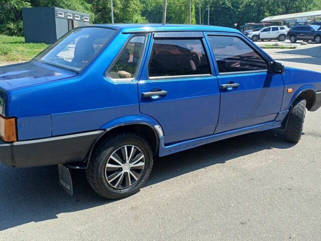 Синий ВАЗ 21099, объемом двигателя 1.5 л и пробегом 215 тыс. км за 1400 $, фото 1 на Automoto.ua