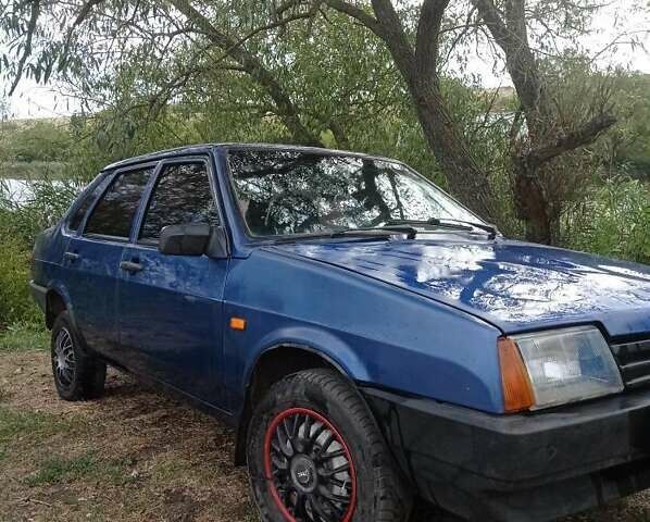 Синий ВАЗ 21099, объемом двигателя 1.6 л и пробегом 250 тыс. км за 1800 $, фото 1 на Automoto.ua
