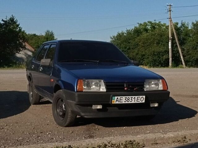 Синий ВАЗ 21099, объемом двигателя 1.5 л и пробегом 175 тыс. км за 1999 $, фото 1 на Automoto.ua