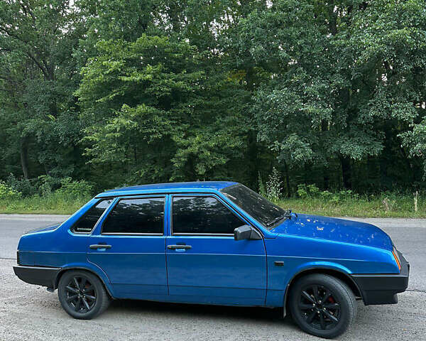 Синий ВАЗ 21099, объемом двигателя 1.6 л и пробегом 230 тыс. км за 3000 $, фото 1 на Automoto.ua