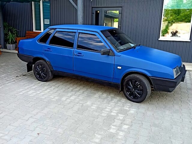 Синий ВАЗ 21099, объемом двигателя 1.6 л и пробегом 297 тыс. км за 2200 $, фото 1 на Automoto.ua