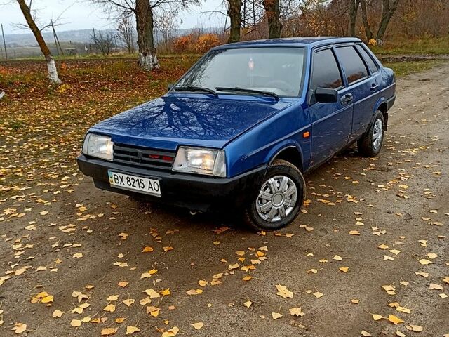 Синий ВАЗ 21099, объемом двигателя 1.6 л и пробегом 153 тыс. км за 2000 $, фото 1 на Automoto.ua