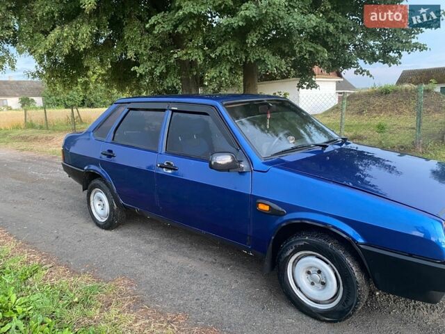 Синий ВАЗ 21099, объемом двигателя 1.6 л и пробегом 350 тыс. км за 1000 $, фото 1 на Automoto.ua
