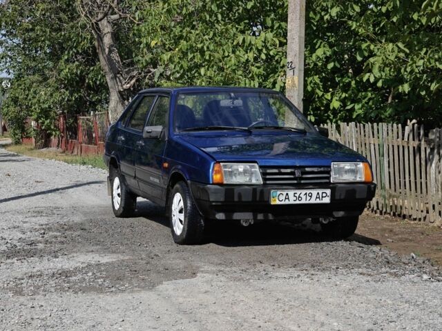 Синий ВАЗ 21099, объемом двигателя 1 л и пробегом 500 тыс. км за 942 $, фото 1 на Automoto.ua