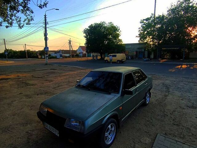 Зеленый ВАЗ 21099, объемом двигателя 1.5 л и пробегом 250 тыс. км за 1000 $, фото 1 на Automoto.ua