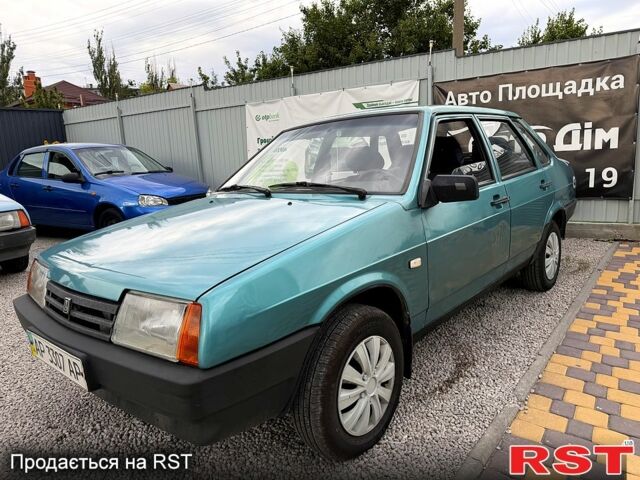 Зеленый ВАЗ 21099, объемом двигателя 1.5 л и пробегом 200 тыс. км за 1000 $, фото 1 на Automoto.ua