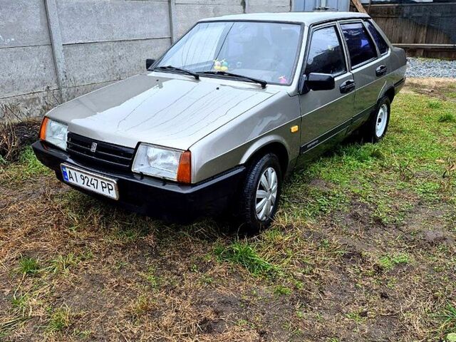 Зеленый ВАЗ 21099, объемом двигателя 1.5 л и пробегом 100 тыс. км за 1100 $, фото 1 на Automoto.ua