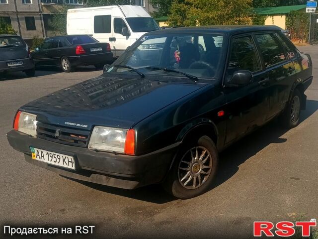 Зеленый ВАЗ 21099, объемом двигателя 1.5 л и пробегом 200 тыс. км за 1100 $, фото 1 на Automoto.ua