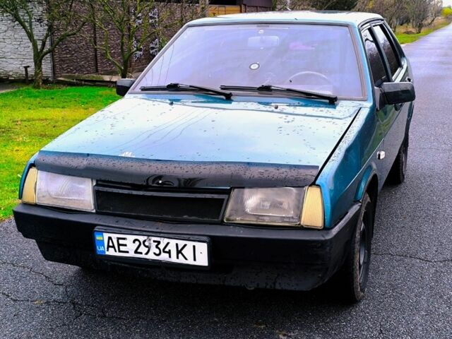 Зеленый ВАЗ 21099, объемом двигателя 1.5 л и пробегом 300 тыс. км за 833 $, фото 1 на Automoto.ua