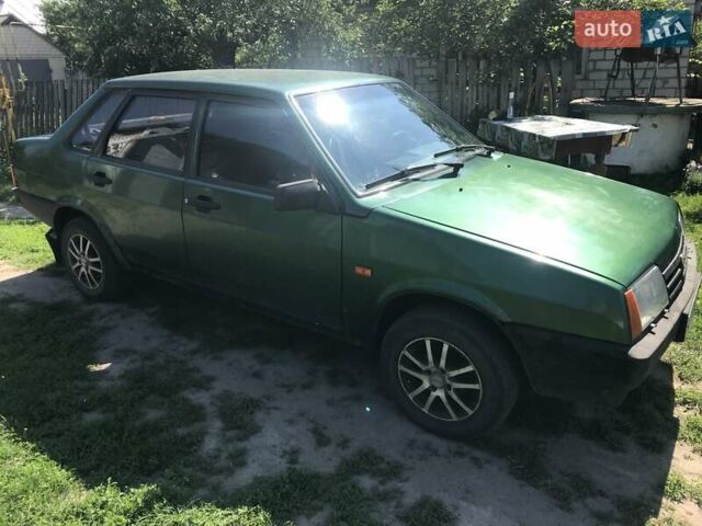 Зеленый ВАЗ 21099, объемом двигателя 1.5 л и пробегом 322 тыс. км за 1500 $, фото 1 на Automoto.ua