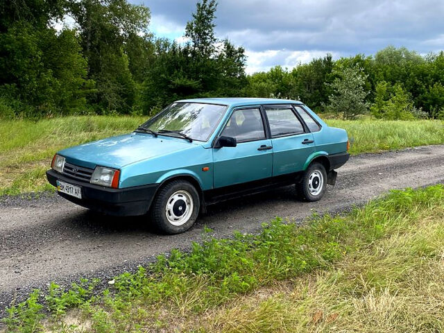 Зеленый ВАЗ 21099, объемом двигателя 1.5 л и пробегом 240 тыс. км за 1100 $, фото 1 на Automoto.ua