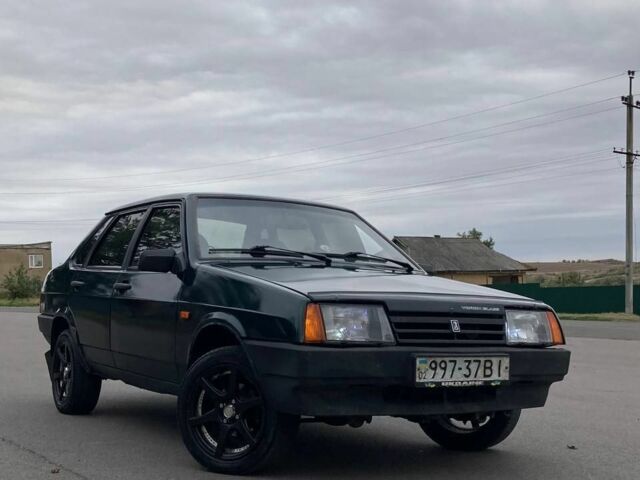 Зеленый ВАЗ 21099, объемом двигателя 1.5 л и пробегом 250 тыс. км за 1600 $, фото 1 на Automoto.ua