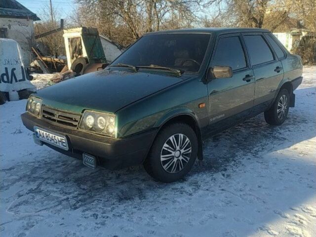 Зеленый ВАЗ 21099, объемом двигателя 1.5 л и пробегом 300 тыс. км за 1500 $, фото 1 на Automoto.ua