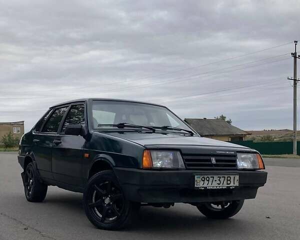 Зеленый ВАЗ 21099, объемом двигателя 1.5 л и пробегом 250 тыс. км за 1600 $, фото 1 на Automoto.ua
