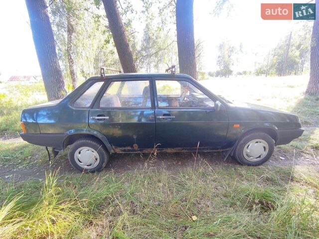 Зеленый ВАЗ 21099, объемом двигателя 1.5 л и пробегом 261 тыс. км за 700 $, фото 1 на Automoto.ua