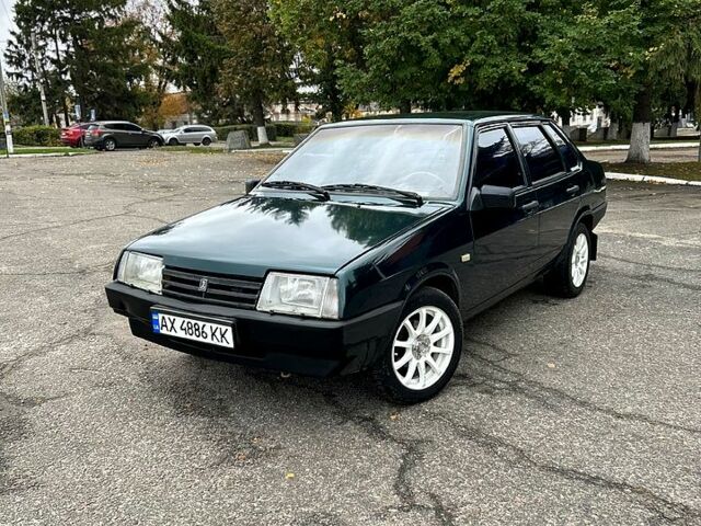 Зеленый ВАЗ 21099, объемом двигателя 1.5 л и пробегом 180 тыс. км за 1800 $, фото 1 на Automoto.ua