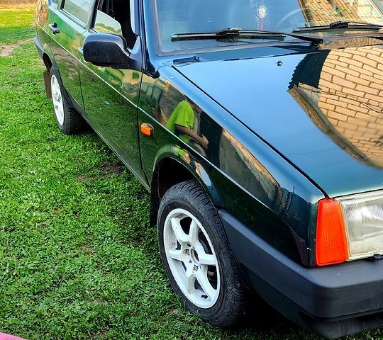 Зеленый ВАЗ 21099, объемом двигателя 1.5 л и пробегом 220 тыс. км за 2000 $, фото 1 на Automoto.ua