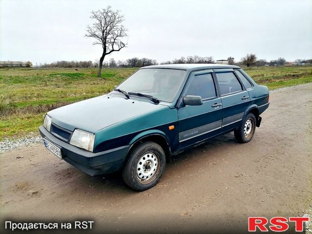 Зеленый ВАЗ 21099, объемом двигателя 1.5 л и пробегом 320 тыс. км за 1300 $, фото 1 на Automoto.ua