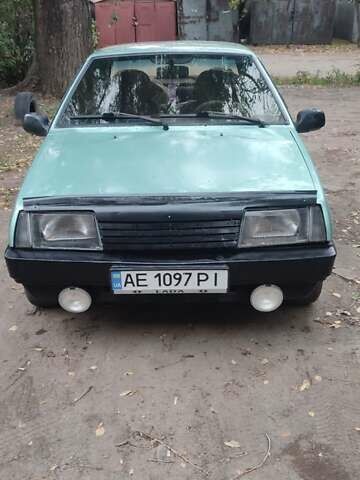 Зеленый ВАЗ 21099, объемом двигателя 1.5 л и пробегом 250 тыс. км за 800 $, фото 1 на Automoto.ua