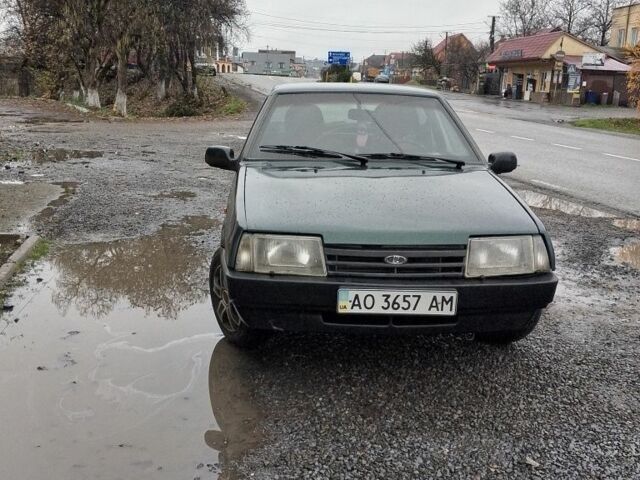 Зеленый ВАЗ 21099, объемом двигателя 1.5 л и пробегом 100 тыс. км за 1000 $, фото 1 на Automoto.ua