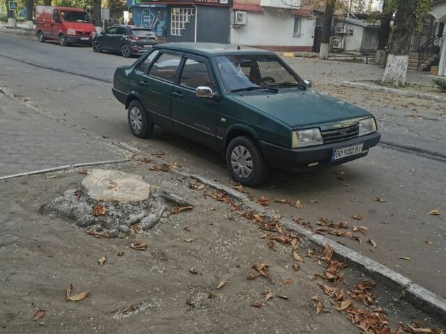 Зеленый ВАЗ 21099, объемом двигателя 1.5 л и пробегом 300 тыс. км за 1406 $, фото 1 на Automoto.ua