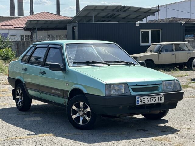 Зеленый ВАЗ 21099, объемом двигателя 1.5 л и пробегом 178 тыс. км за 1099 $, фото 1 на Automoto.ua