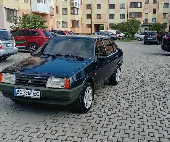 Зеленый ВАЗ 21099, объемом двигателя 1.5 л и пробегом 193 тыс. км за 1100 $, фото 1 на Automoto.ua