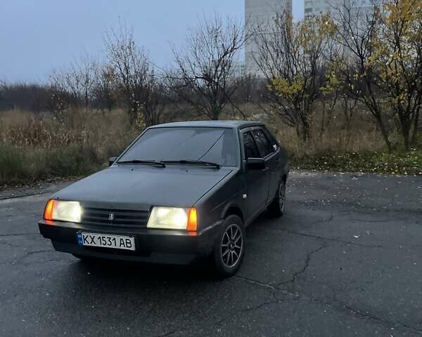 Зеленый ВАЗ 21099, объемом двигателя 1.5 л и пробегом 240 тыс. км за 2100 $, фото 1 на Automoto.ua