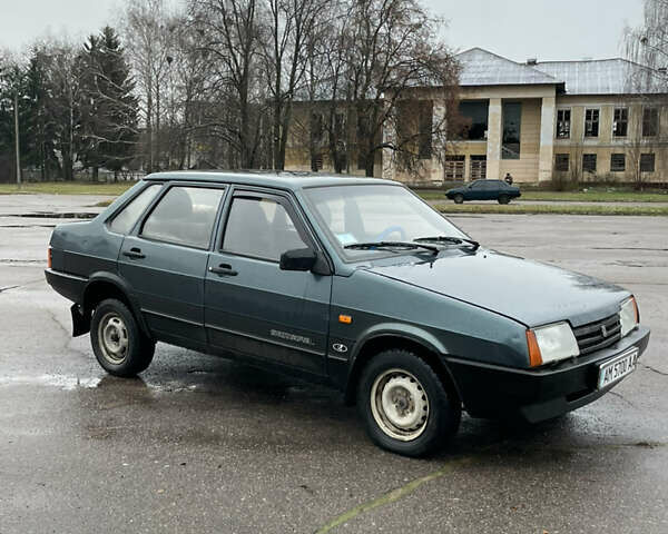 Зеленый ВАЗ 21099, объемом двигателя 1.5 л и пробегом 289 тыс. км за 1700 $, фото 1 на Automoto.ua