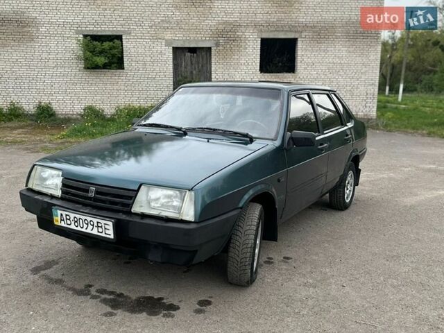 Зеленый ВАЗ 21099, объемом двигателя 1.5 л и пробегом 210 тыс. км за 1500 $, фото 1 на Automoto.ua
