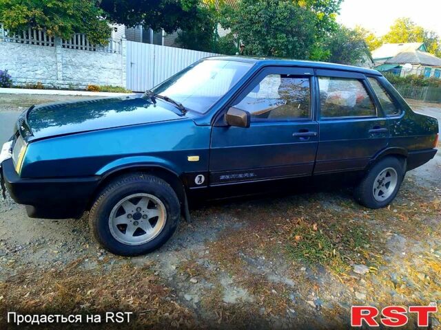 Зеленый ВАЗ 21099, объемом двигателя 1.5 л и пробегом 400 тыс. км за 1200 $, фото 1 на Automoto.ua