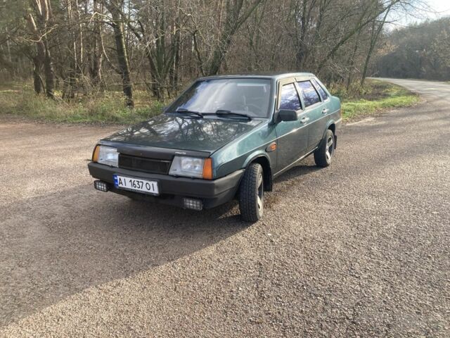 Зеленый ВАЗ 21099, объемом двигателя 1.5 л и пробегом 300 тыс. км за 2100 $, фото 1 на Automoto.ua