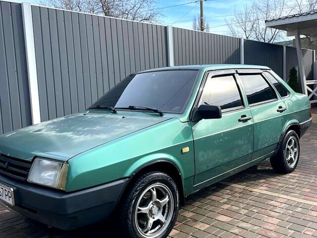Зеленый ВАЗ 21099, объемом двигателя 1.5 л и пробегом 216 тыс. км за 2200 $, фото 1 на Automoto.ua