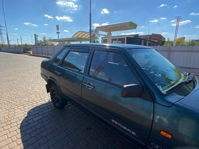 Зеленый ВАЗ 21099, объемом двигателя 1.5 л и пробегом 100 тыс. км за 2000 $, фото 1 на Automoto.ua