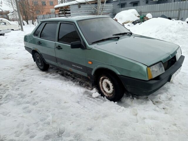 Зеленый ВАЗ 21099, объемом двигателя 1 л и пробегом 300 тыс. км за 750 $, фото 1 на Automoto.ua