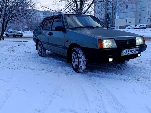 Зеленый ВАЗ 21099, объемом двигателя 1.6 л и пробегом 316 тыс. км за 2000 $, фото 1 на Automoto.ua